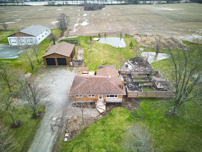 2411 Shurie RD, West Lincoln, ON L0R 2A0