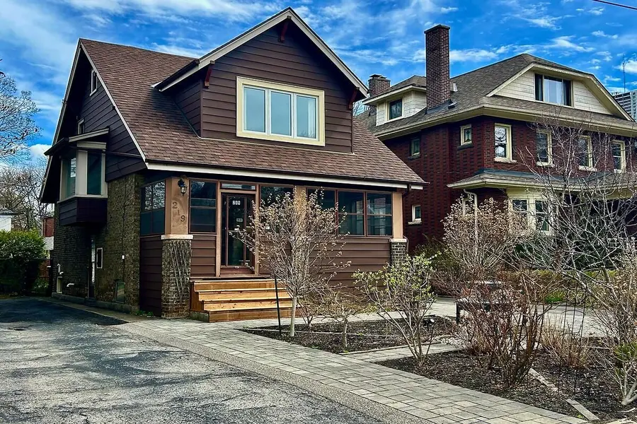 219 St. Clair BLVD, Hamilton, ON L8M 2N9