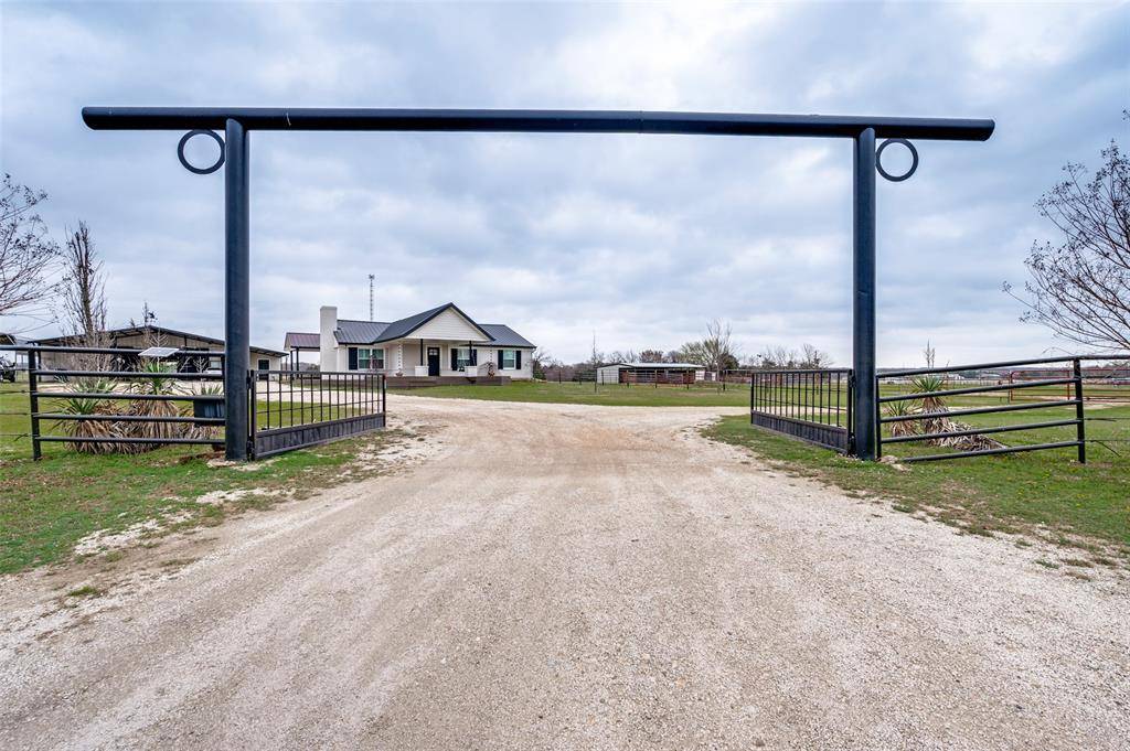 15076 S Fm 372, Valley View, TX 76272