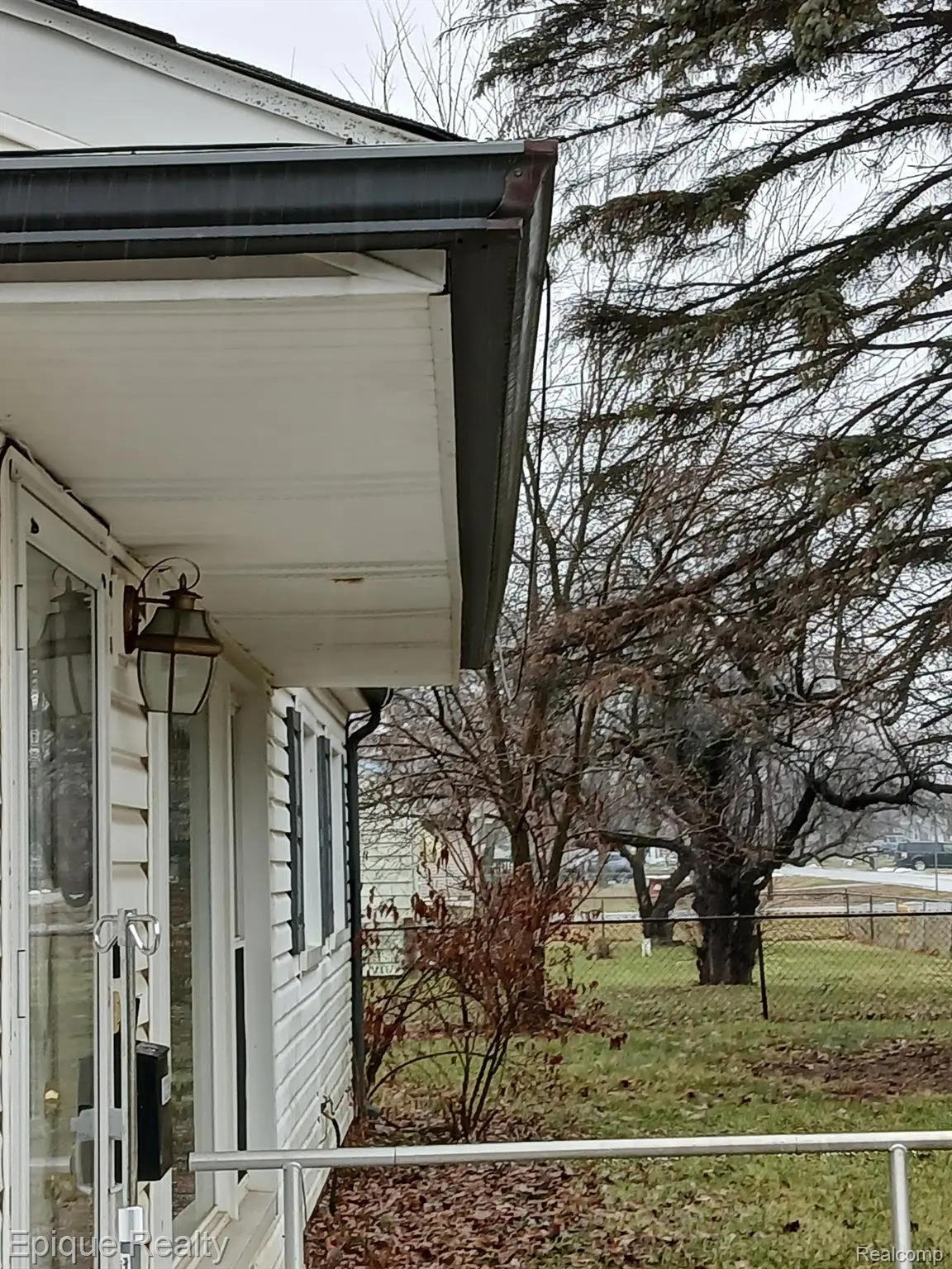 1396 Potter BLVD, Burton, MI 48509