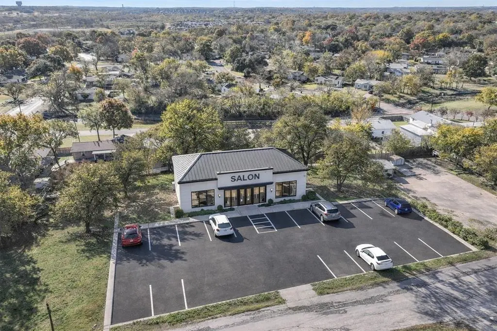 213 W Eldred Street, Burleson, TX 76028