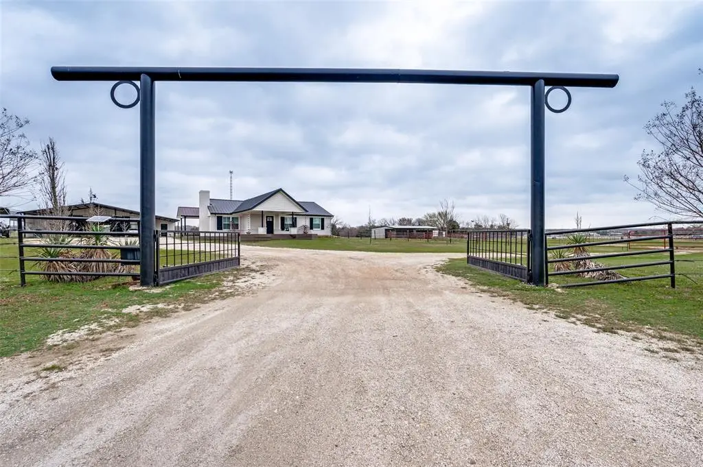 15076 S Fm 372, Valley View, TX 76272