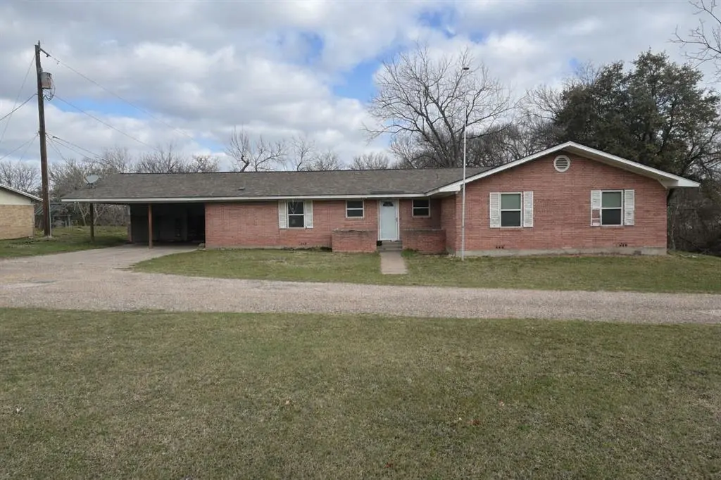 106 Buckhorn Trail, Valley Mills, TX 76689