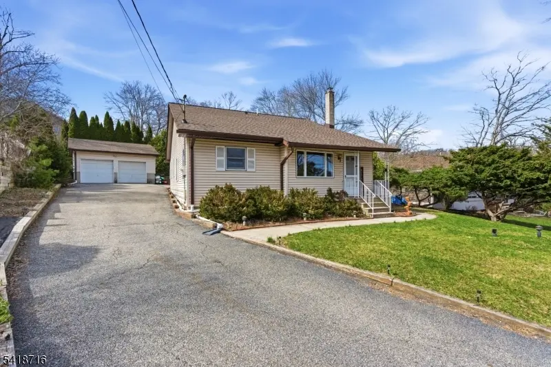 42 W Lake Shore Dr, Rockaway Twp., NJ 07866