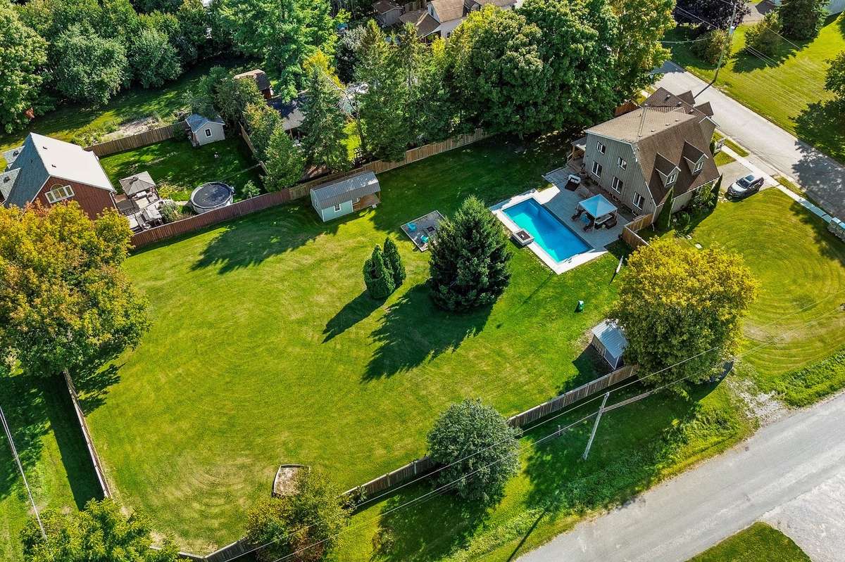 8063 King ST, Clarington, ON N0B 2R0