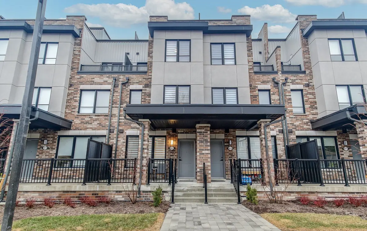 40 Baynes WAY #11, Bradford West Gwillimbury, ON L3Z 4M4