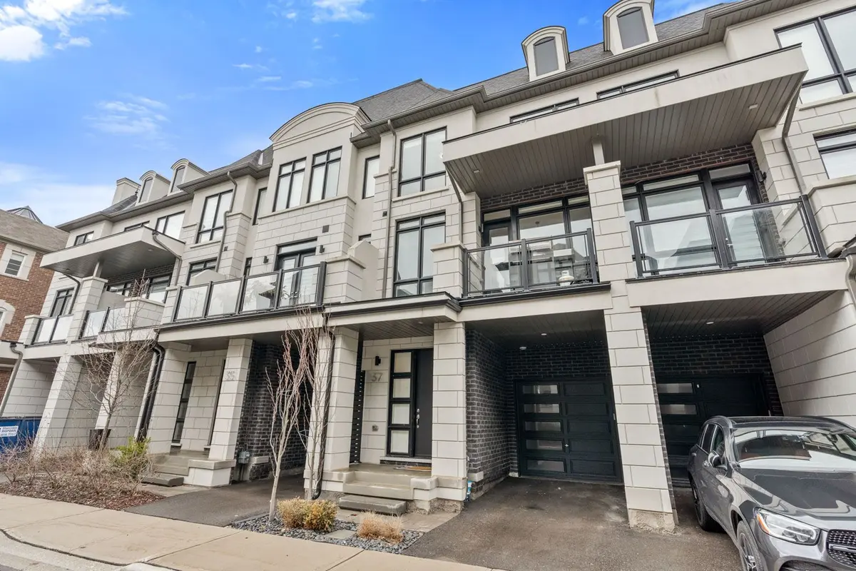37 Globemaster LN, Richmond Hill, ON L4E 1H4