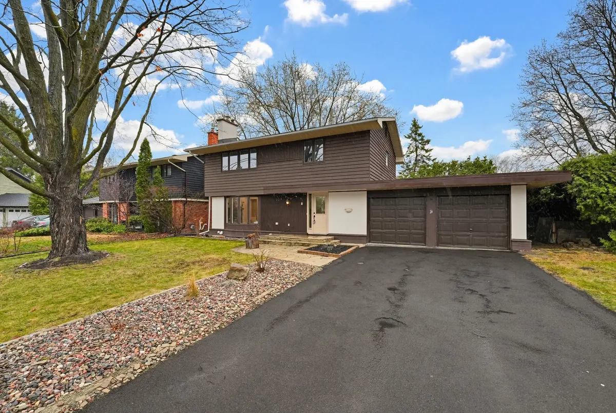 7 Gagnon CT, Kanata, ON K2K 1A7