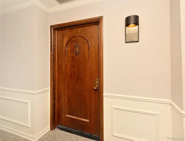 211 E Merrill Street #302, Birmingham, MI 48009