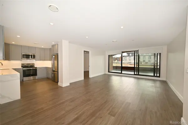 211 E Merrill Street #302, Birmingham, MI 48009