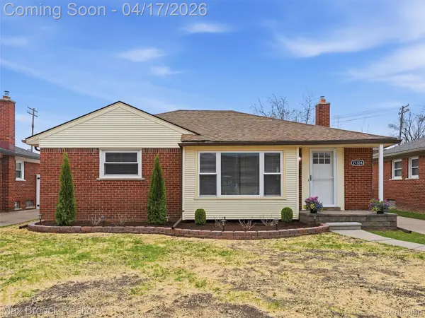 21324 Yale ST, St. Clair Shores, MI 48081