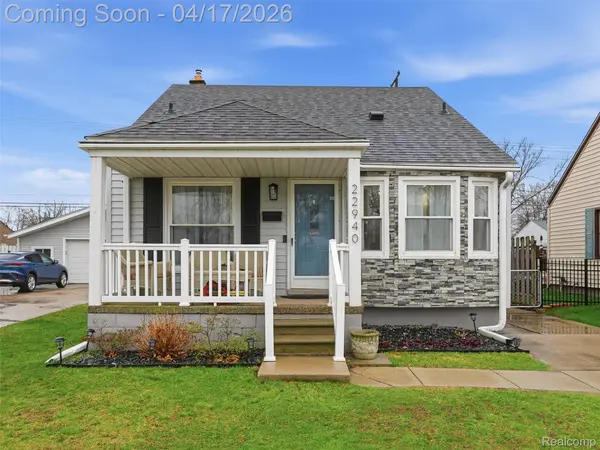 22940 Maxine ST, St. Clair Shores, MI 48080