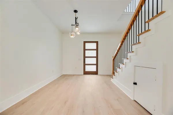 1206 Vermont Avenue, Dallas, TX 75216