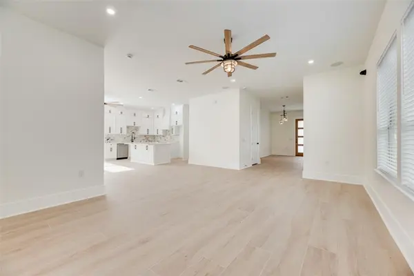 1206 Vermont Avenue, Dallas, TX 75216