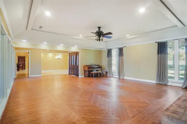 8920 MARTIN Drive, North Richland Hills, TX 76182