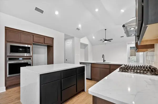 723 Sagebrush Trail, Sherman, TX 75092