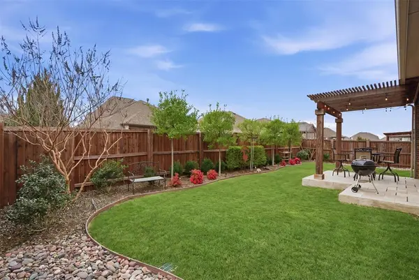 4109 Hawthorn Drive, Aubrey, TX 76227