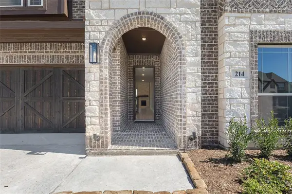 214 Memory Lane, Waxahachie, TX 75165