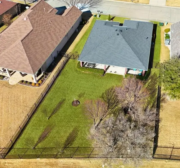 9621 Applewood Trail, Denton, TX 76207