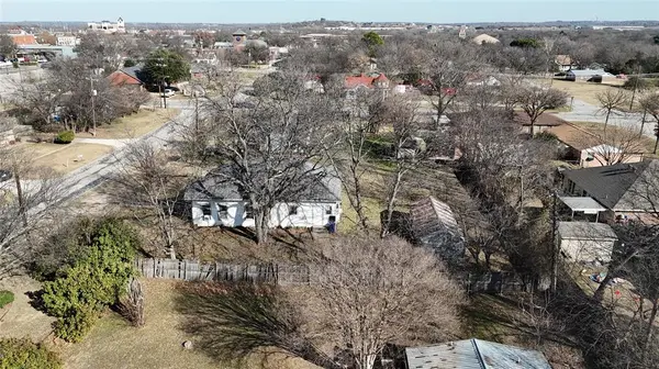 213 W Eldred Street #2, Burleson, TX 76028