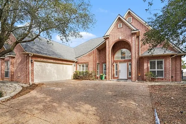 7006 Stone Bluff Court, Granbury, TX 76048