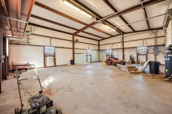 1301 County Road 705 Road, Joshua, TX 76058