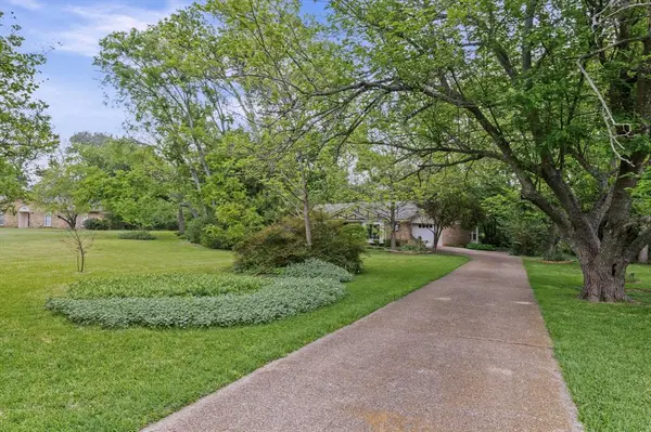 805 Evelyn Drive, Lorena, TX 76655