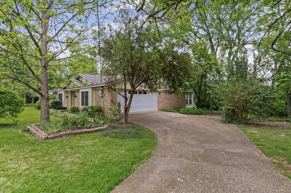 805 Evelyn Drive, Lorena, TX 76655