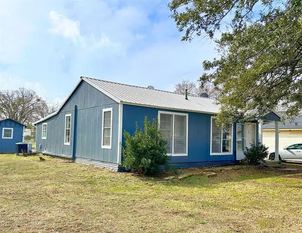 2530 W Elm Street, Denison, TX 75020