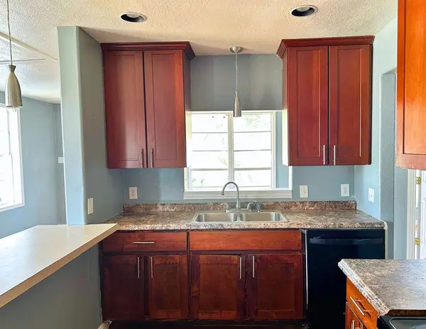 2530 W Elm Street, Denison, TX 75020