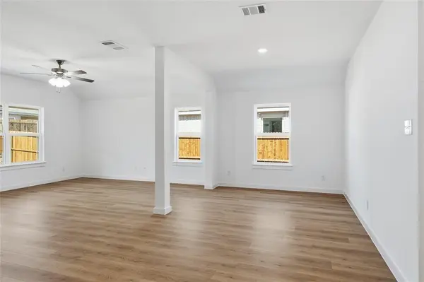 122 Patrick Henry Drive, Venus, TX 76084