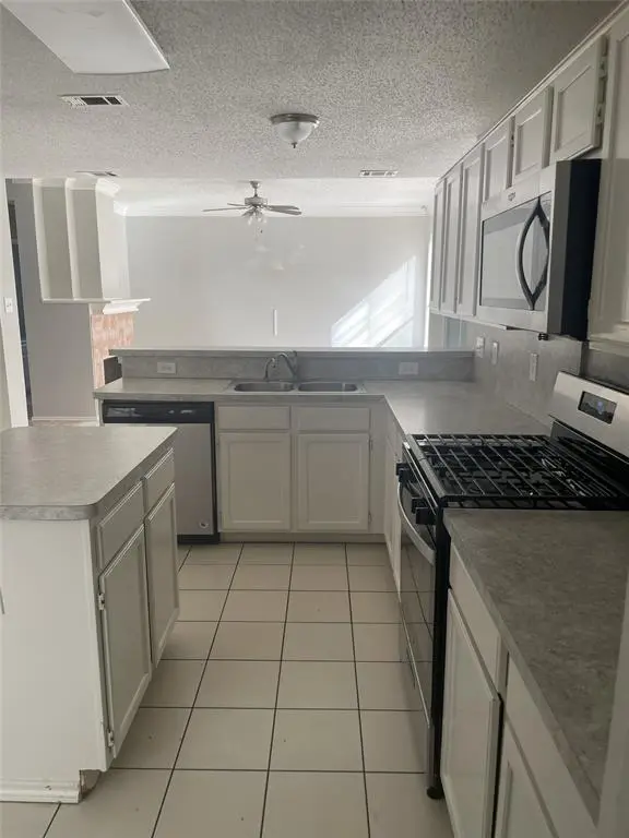 2660 Windswept Lane, Mesquite, TX 75181