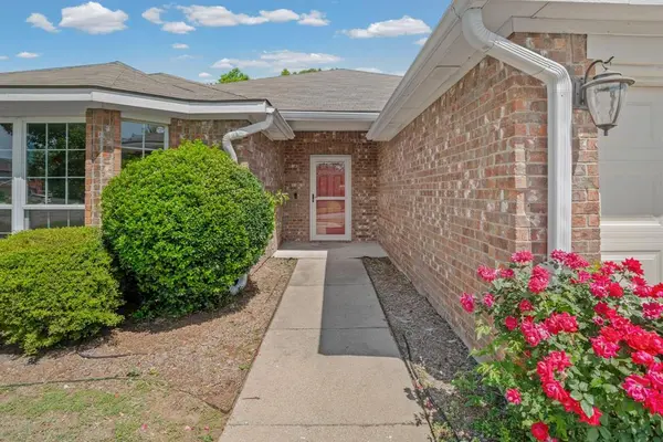 512 Baylor Drive, Greenville, TX 75402