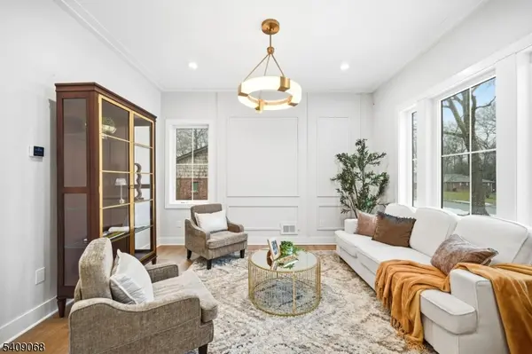 33 Tower Rd, Livingston Twp., NJ 07039