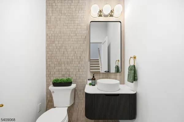 33 Tower Rd, Livingston Twp., NJ 07039