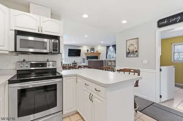 42 W Lake Shore Dr, Rockaway Twp., NJ 07866