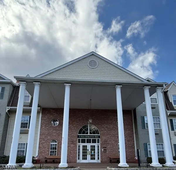 5301 Richmond Rd #301, West Milford Twp., NJ 07480