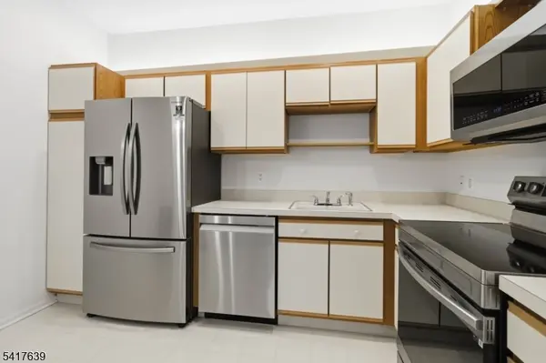 5301 Richmond Rd #301, West Milford Twp., NJ 07480