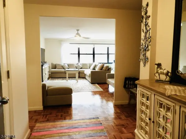 2352 Linwood Ave, Fort Lee Boro, NJ 07024