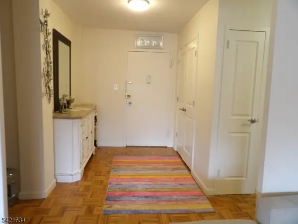 2352 Linwood Ave, Fort Lee Boro, NJ 07024