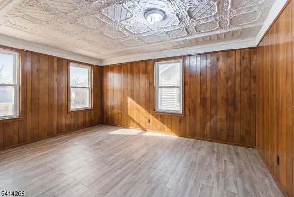 27 Jacques St, Elizabeth City, NJ 07201