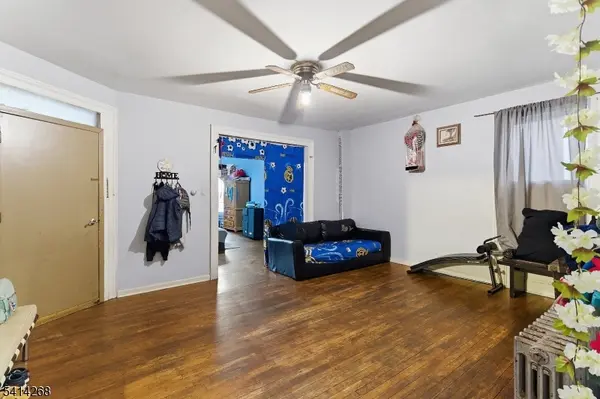 27 Jacques St, Elizabeth City, NJ 07201