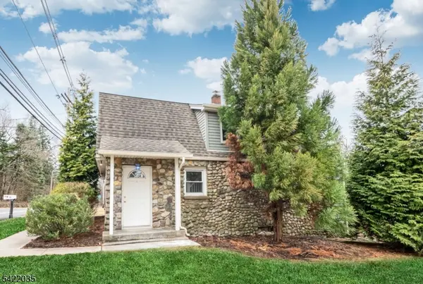 82 Boonton Ave, Kinnelon Boro, NJ 07405