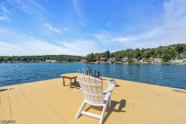 363 Lakeside Blvd, Hopatcong Boro, NJ 07843