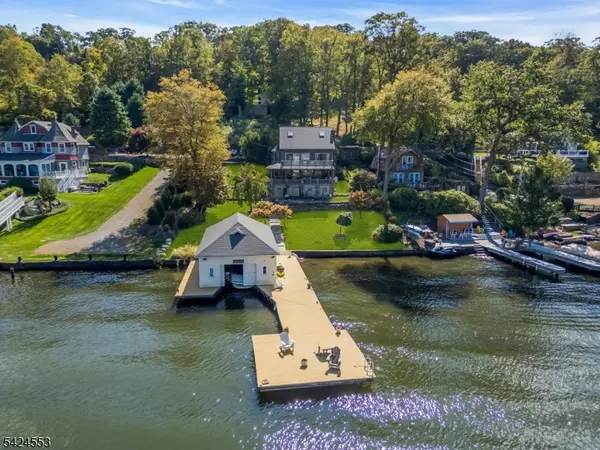 363 Lakeside Blvd, Hopatcong Boro, NJ 07843