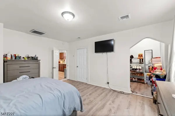 92 S Devine St, Newark City, NJ 07106