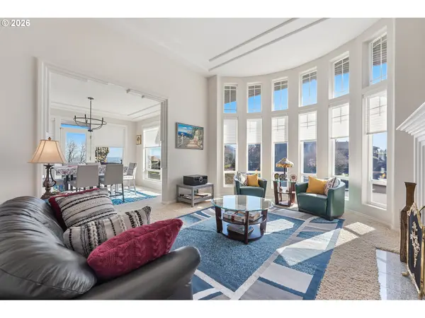 13923 SW MISTLETOE DR, Portland, OR 97223