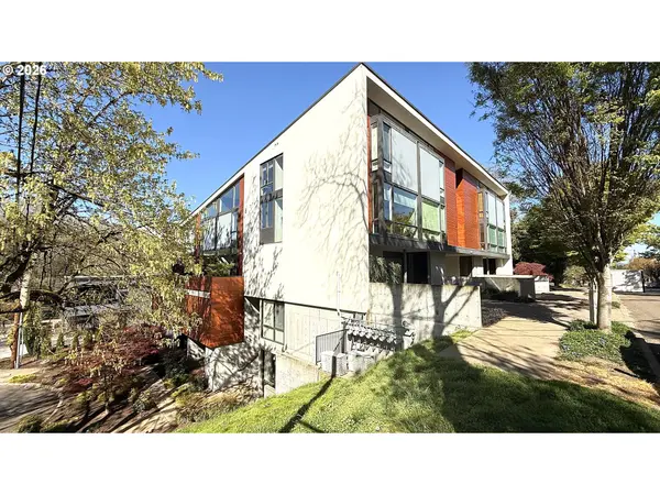 245 SW MEADE ST #C3, Portland, OR 97201