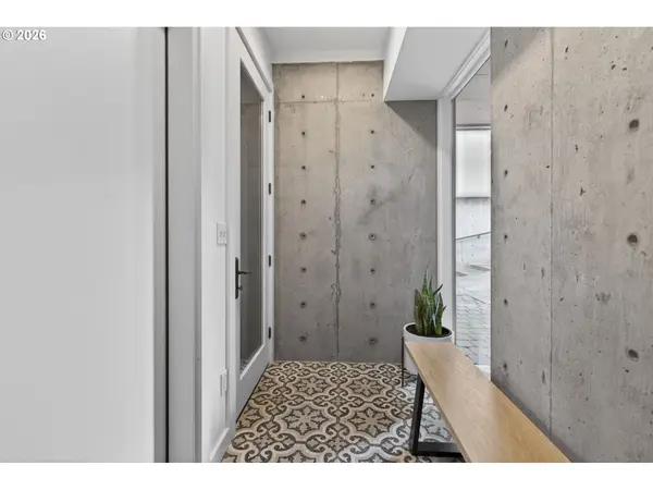 245 SW MEADE ST #C3, Portland, OR 97201