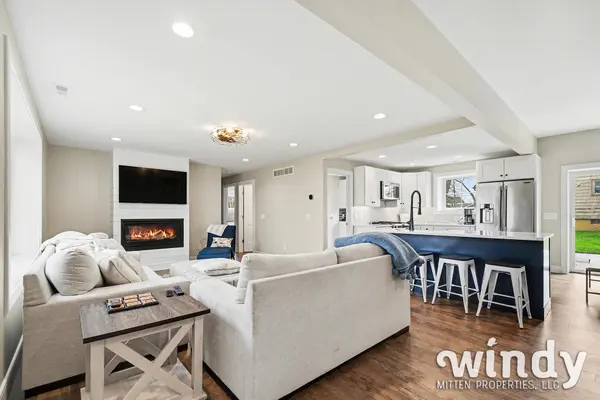 8274 Pokagon RD, Watervliet Twp, MI 49098